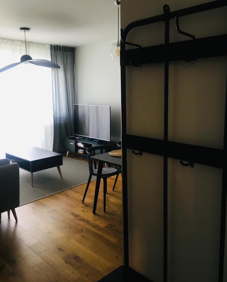 One Apartment Сьрем Экстерьер фото